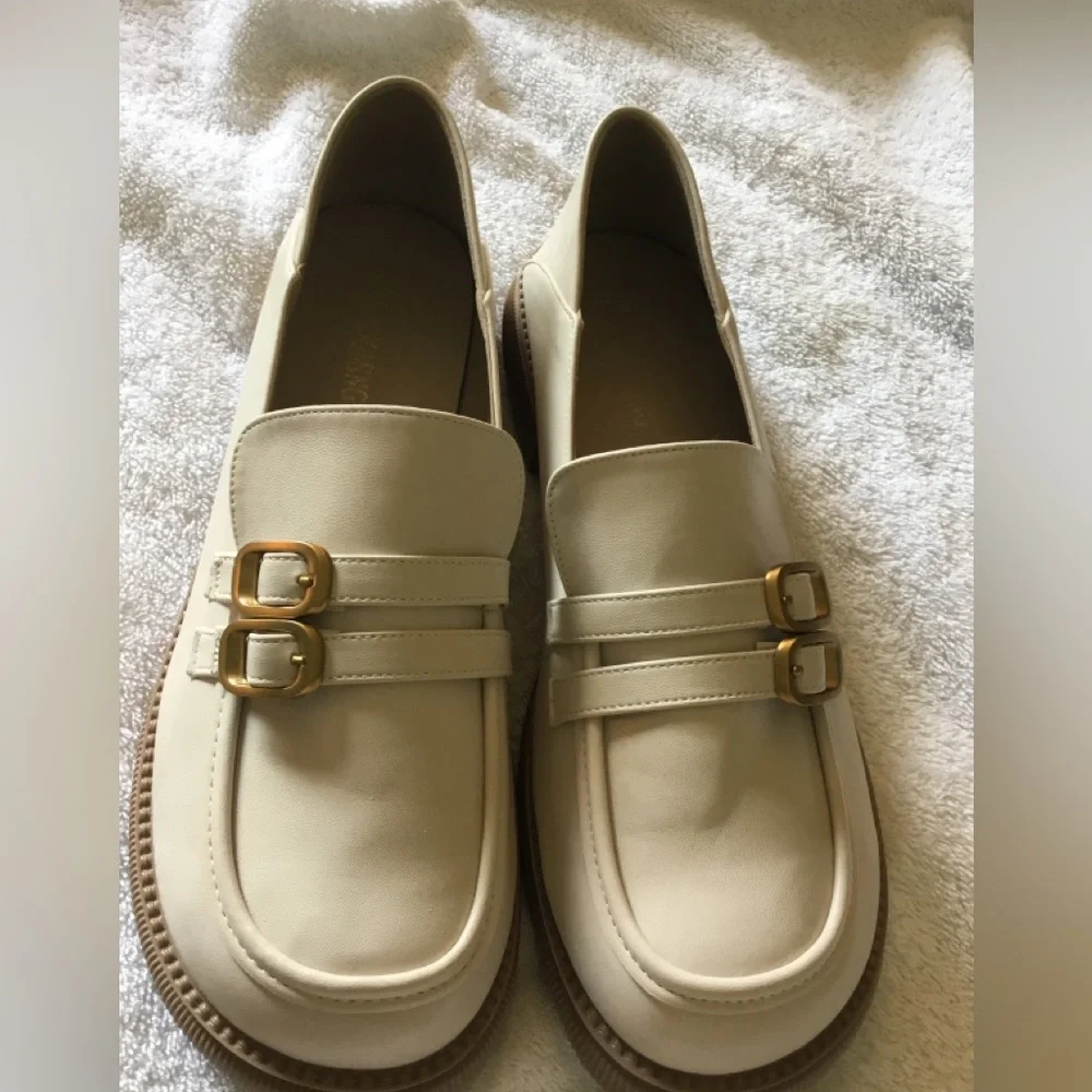 Gangming Cream Double-Buckle Loafers with Gold Hardware